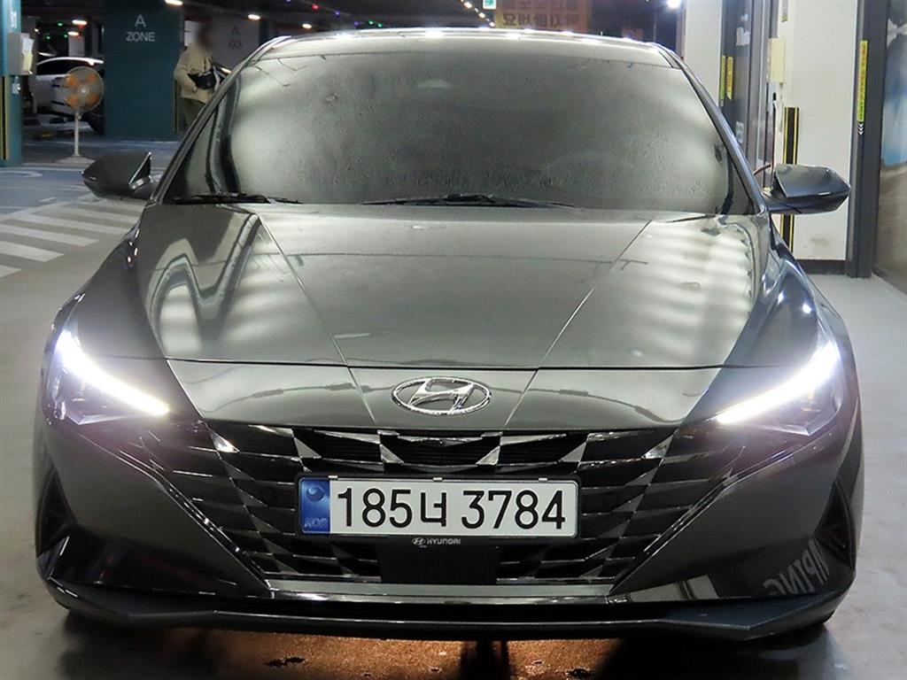 HYUNDAI Avante - Vista 2