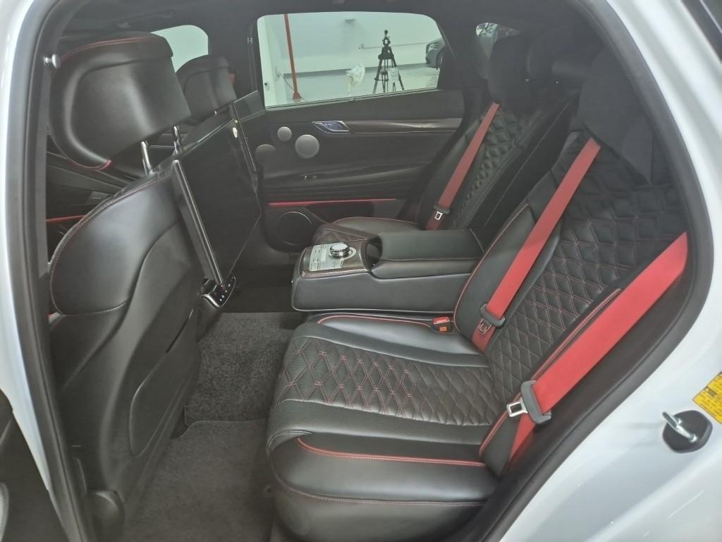 Genesis G80 - Vista 12