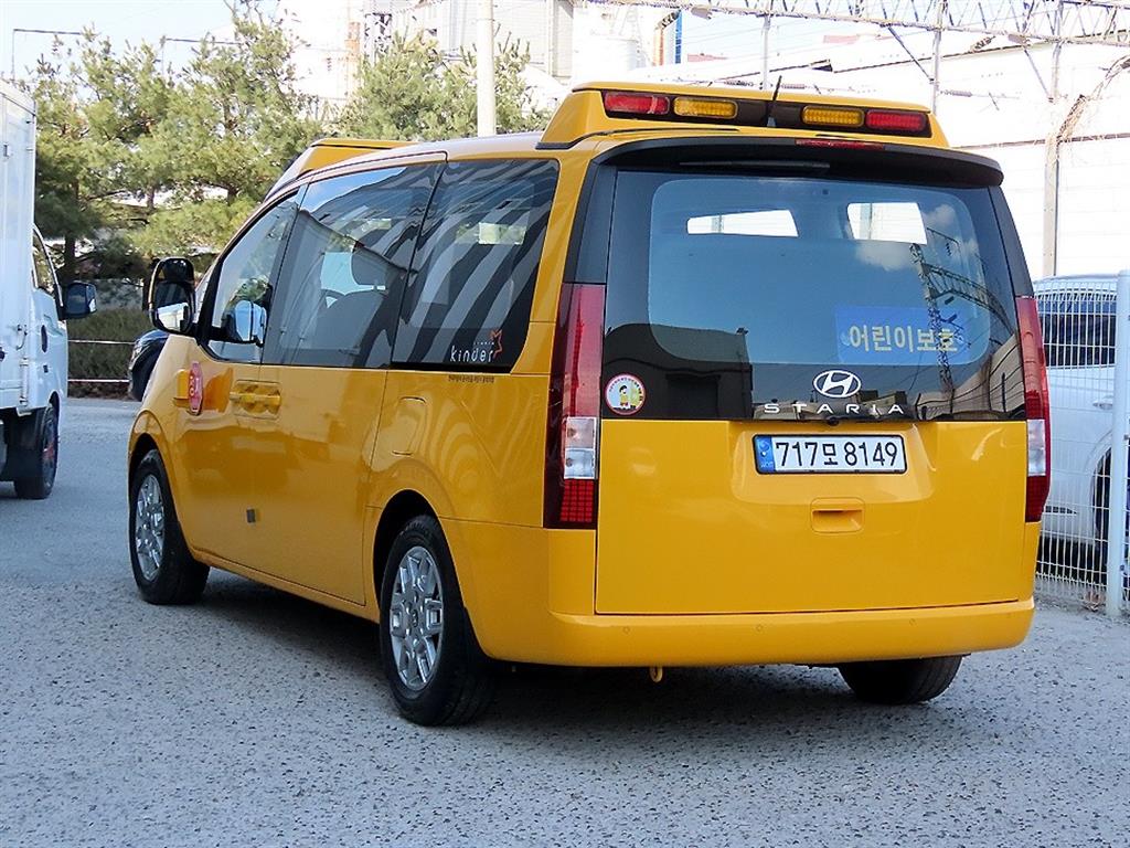 HYUNDAI Staria - Vista 3