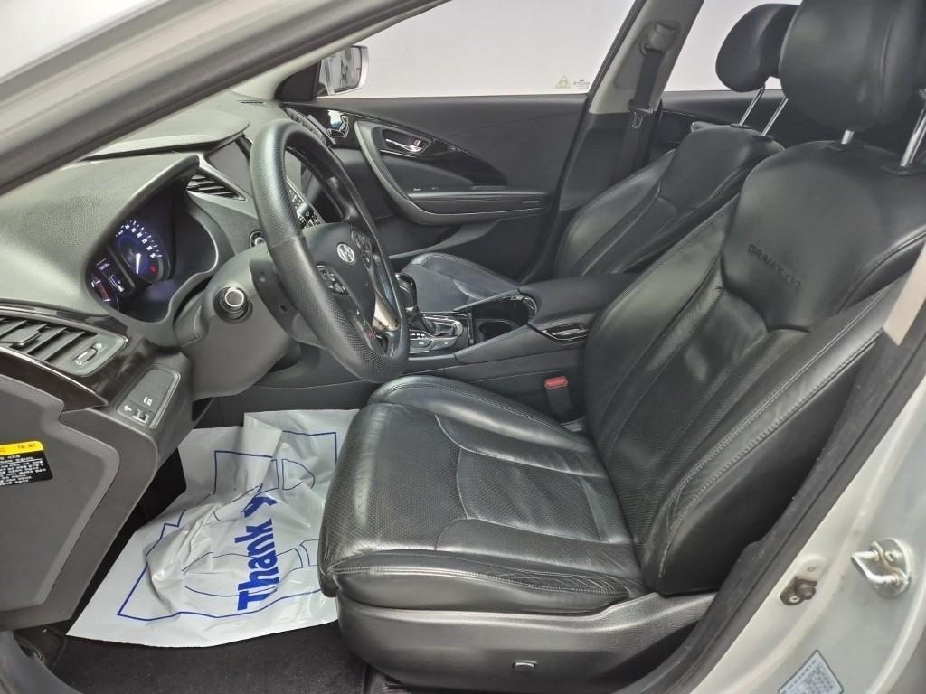 HYUNDAI Grandeur - Vista 11