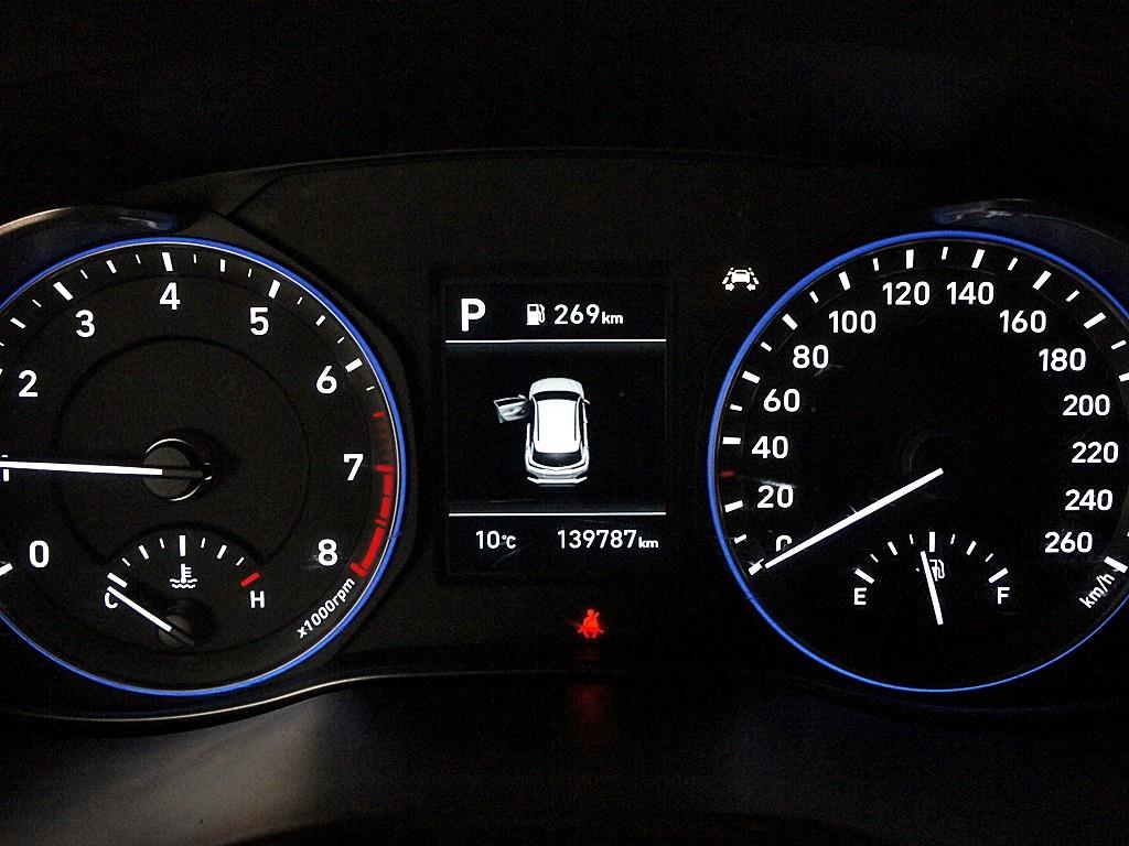 HYUNDAI Kona - Vista 10