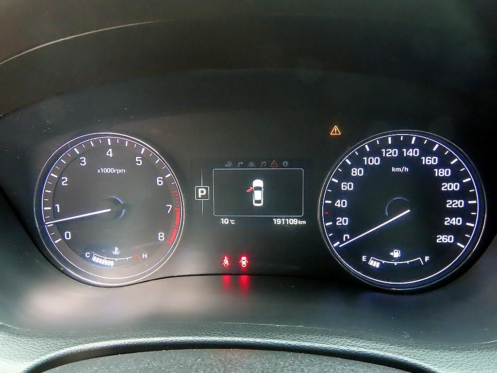 HYUNDAI Genesis - Vista 9