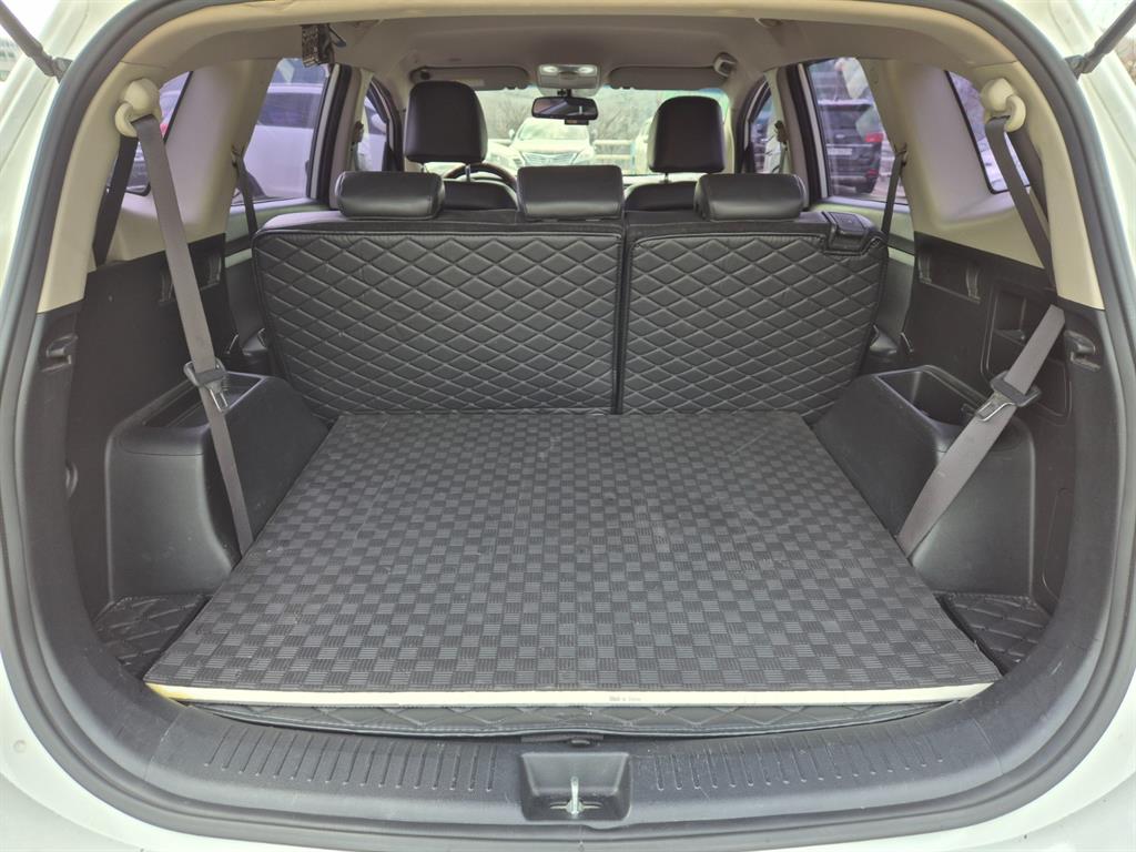 KIA Carens - Vista 12