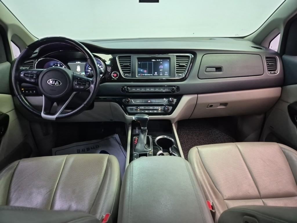 KIA Carnival - Vista 7