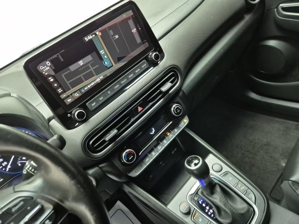 HYUNDAI Kona - Vista 9