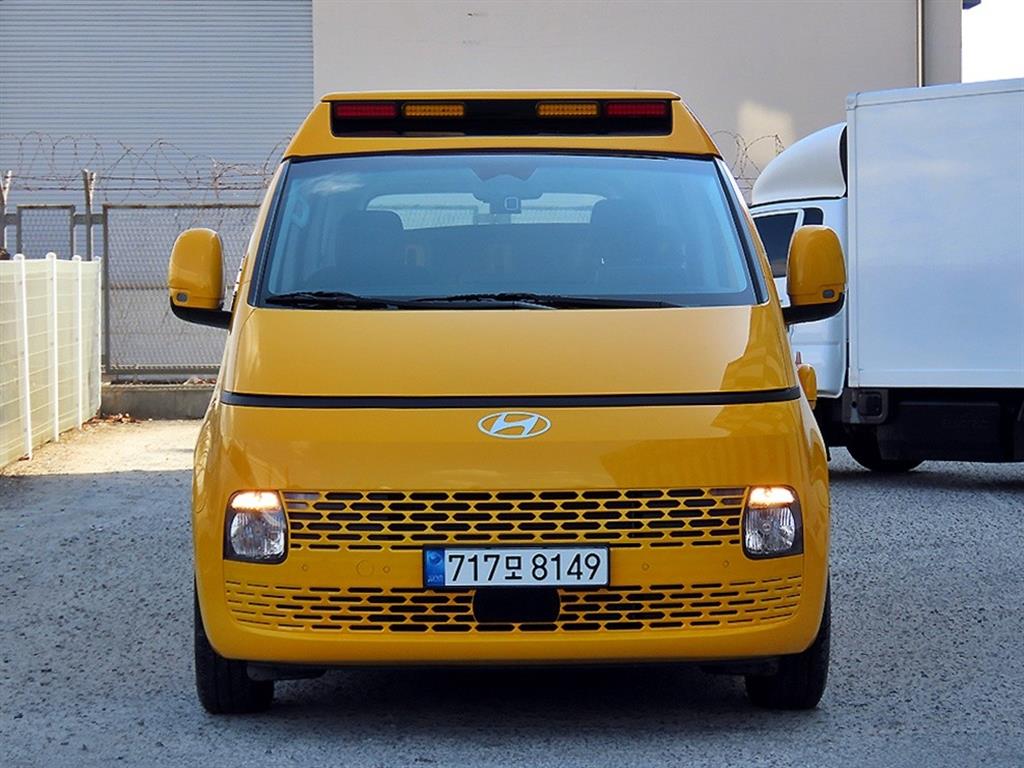 HYUNDAI Staria 2025 Amarillo - Importación desde Corea - HF Imports Iquique - Foto 1