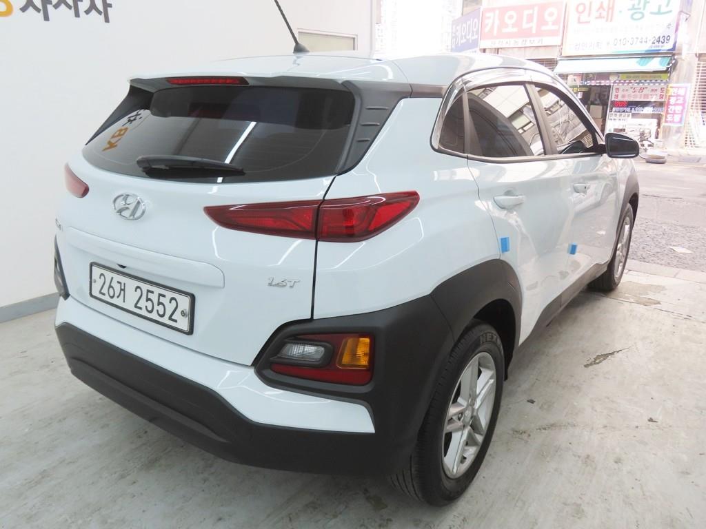 HYUNDAI Kona - Vista 3