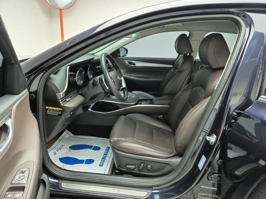 HYUNDAI Grandeur - Vista 11