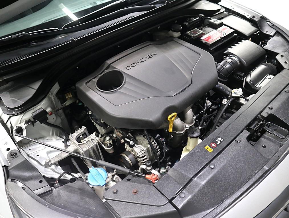 HYUNDAI Avante - Vista 6