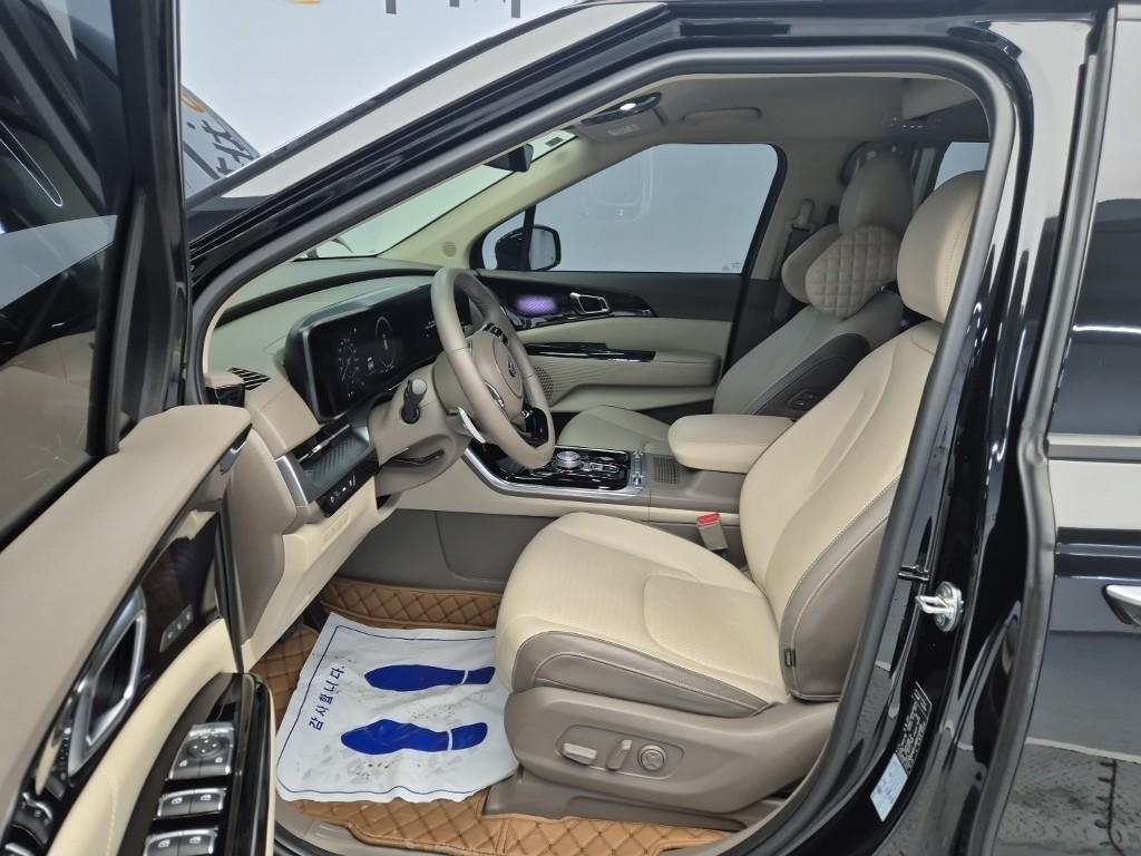 KIA Carnival - Vista 11