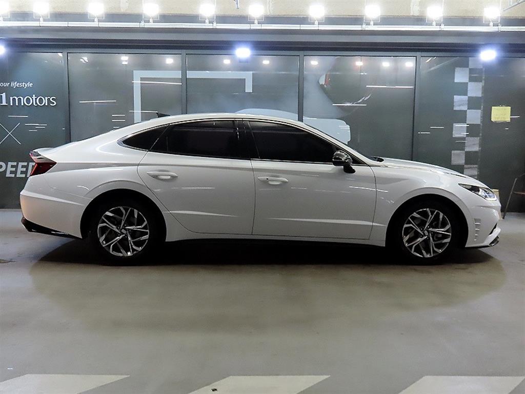 HYUNDAI Sonata - Vista 3