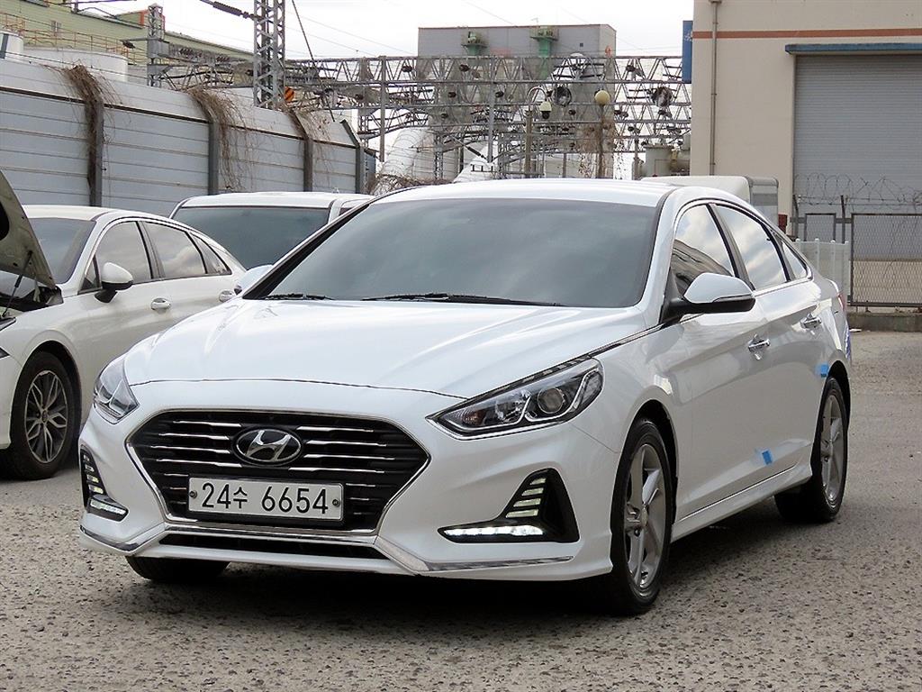 HYUNDAI Sonata - Vista 2