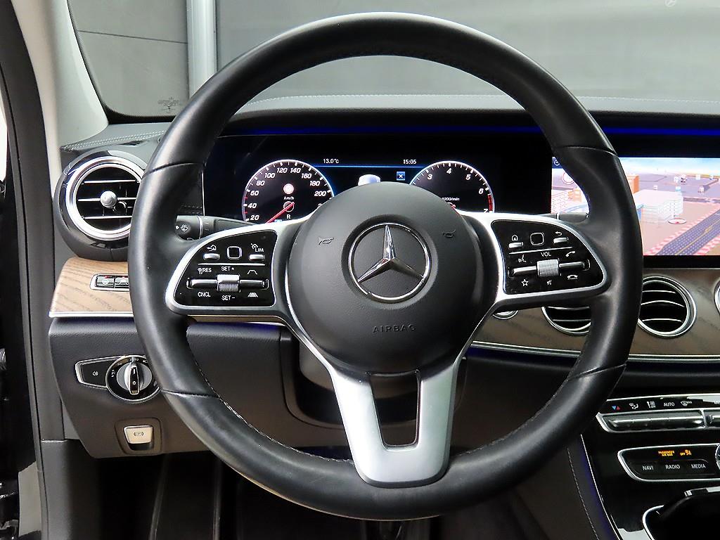 Mercedes Benz E class - Vista 9