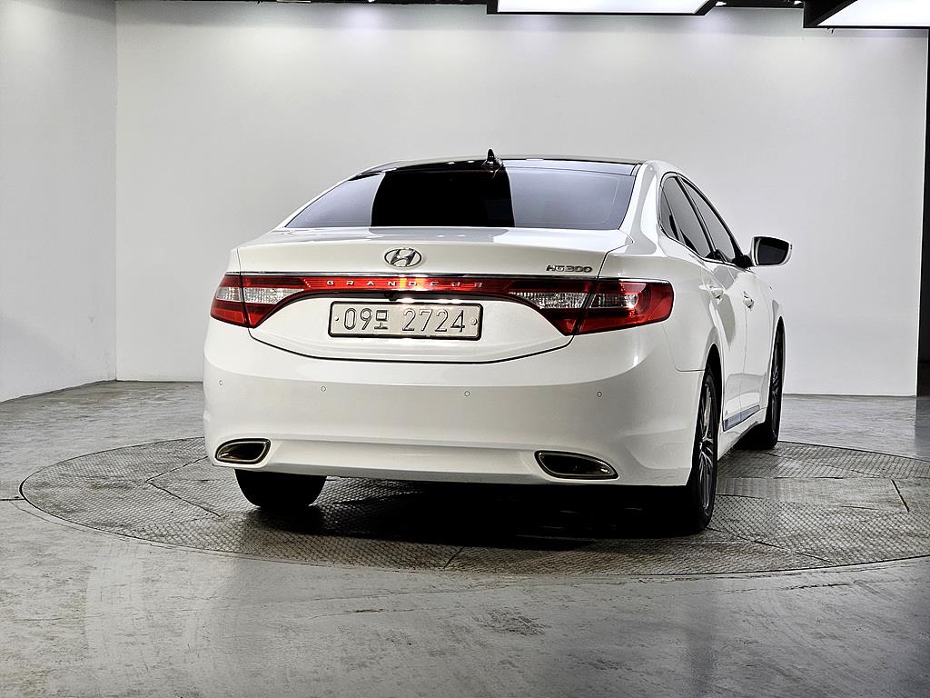 HYUNDAI Grandeur - Vista 3