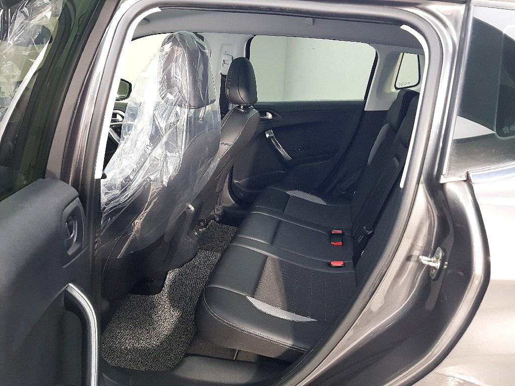 Peugeot 2008 - Vista 9