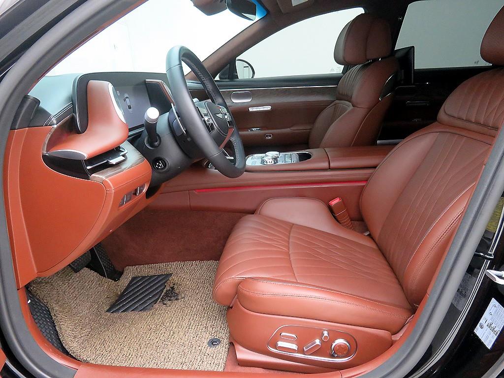 Genesis G90 - Vista 6