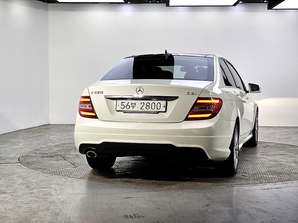 Mercedes Benz C Class - Vista 3