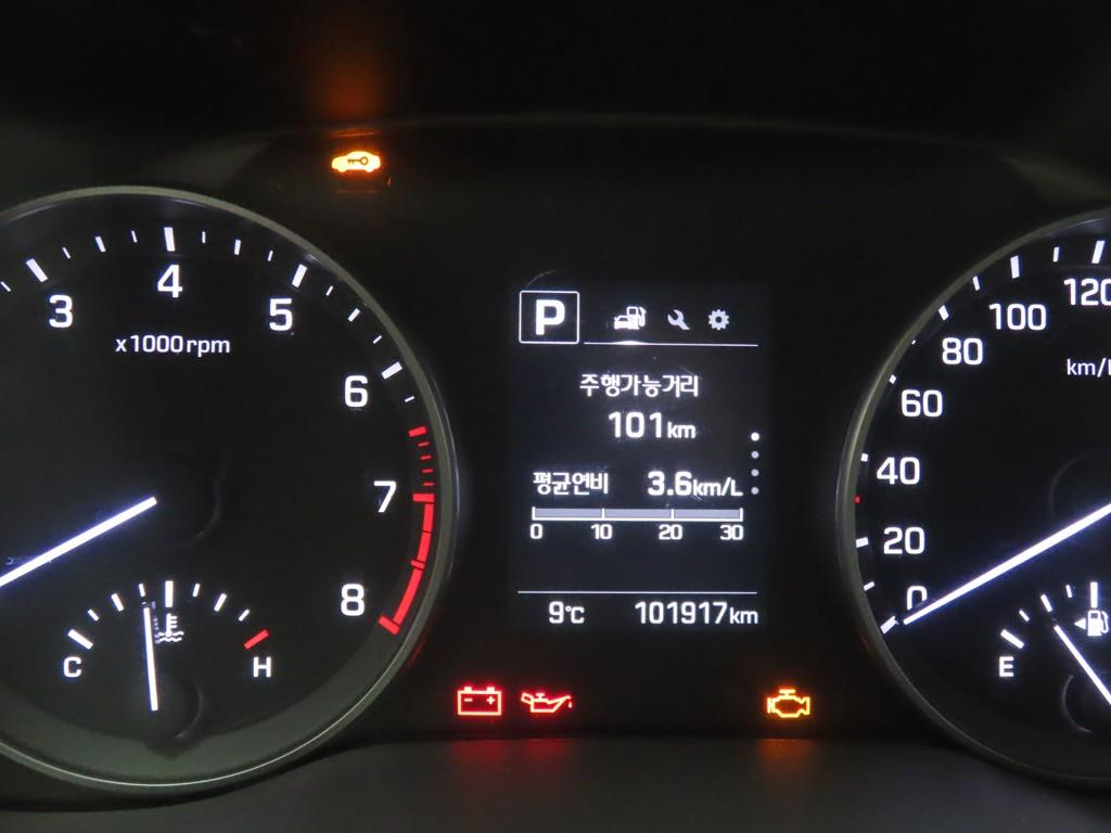 HYUNDAI Avante - Vista 8