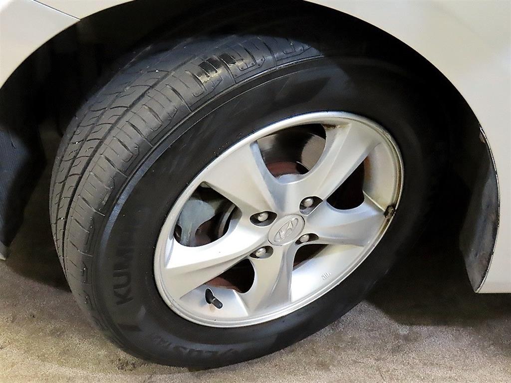 HYUNDAI Accent 2012 Gris - Importación desde Corea - HF Imports Iquique - Foto 18