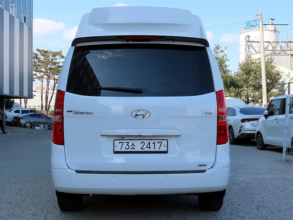 HYUNDAI Starex - Vista 4