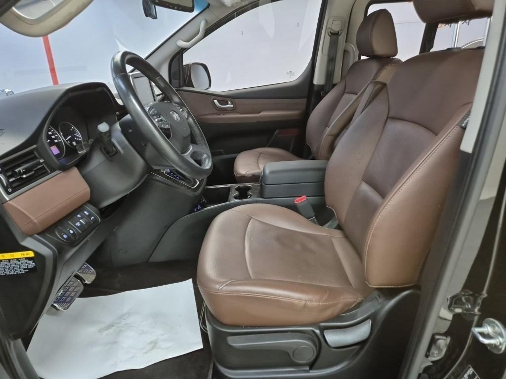 HYUNDAI Starex - Vista 11