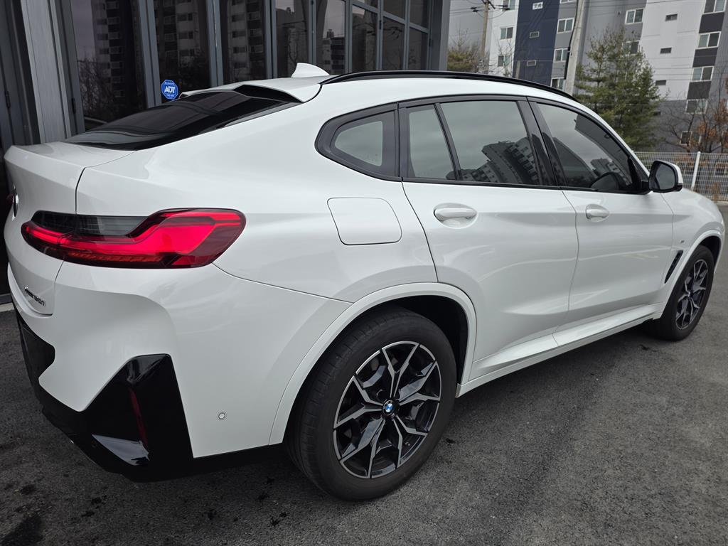 BMW X4 - Vista 4