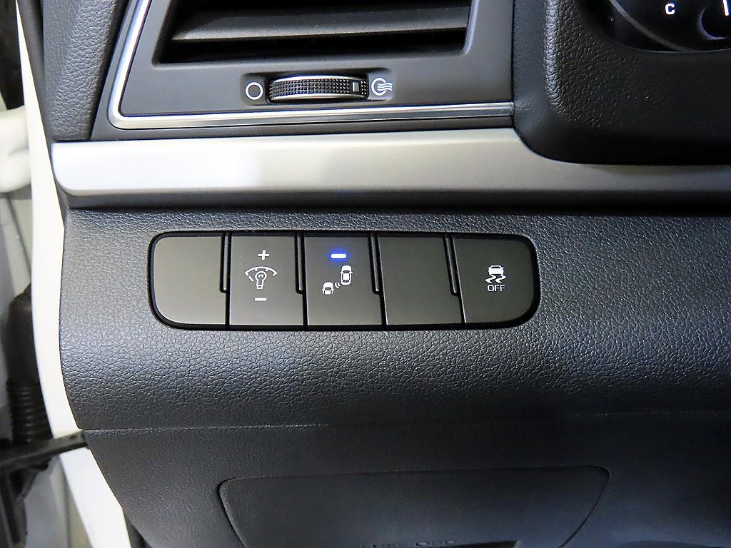 HYUNDAI Avante 2018 Blanco - Importación desde Corea - HF Imports Iquique - Foto 14