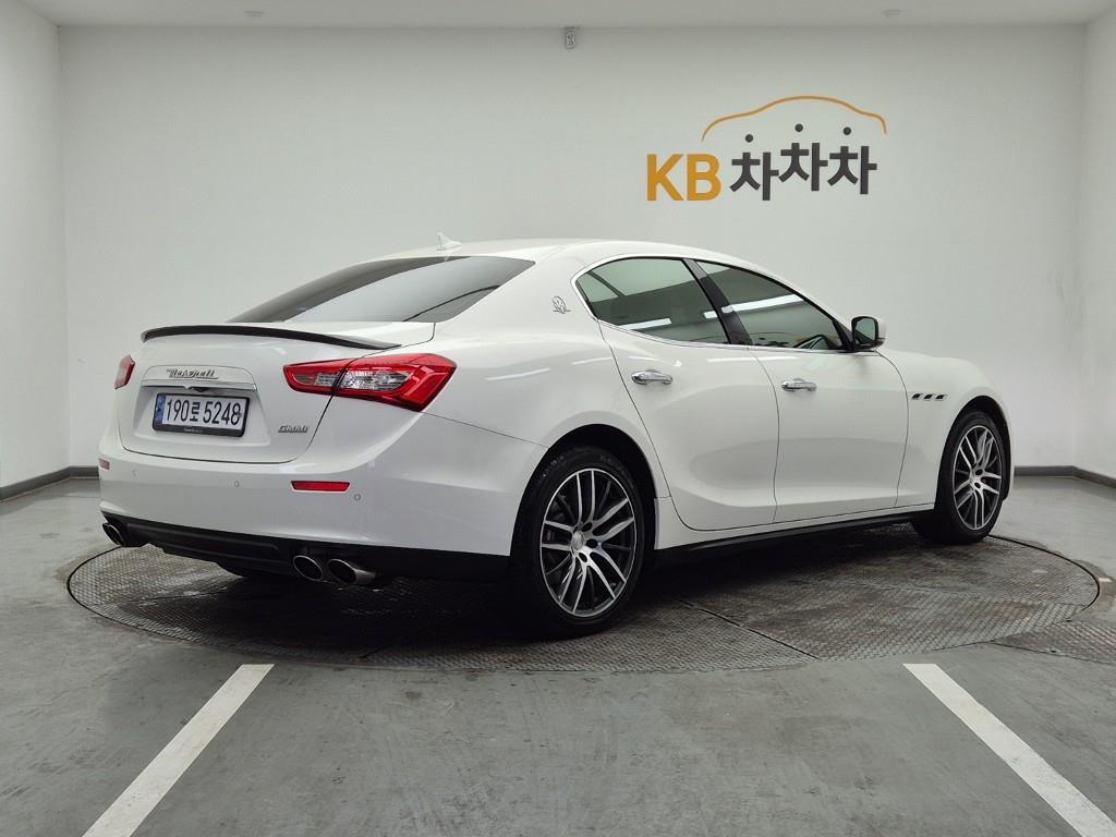 Maserati Ghibli - Vista 4