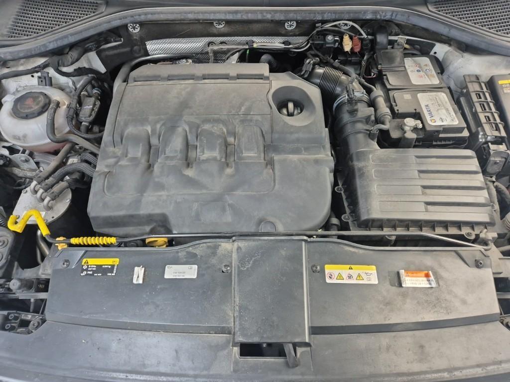 Volkswagen T-Roc - Vista 5