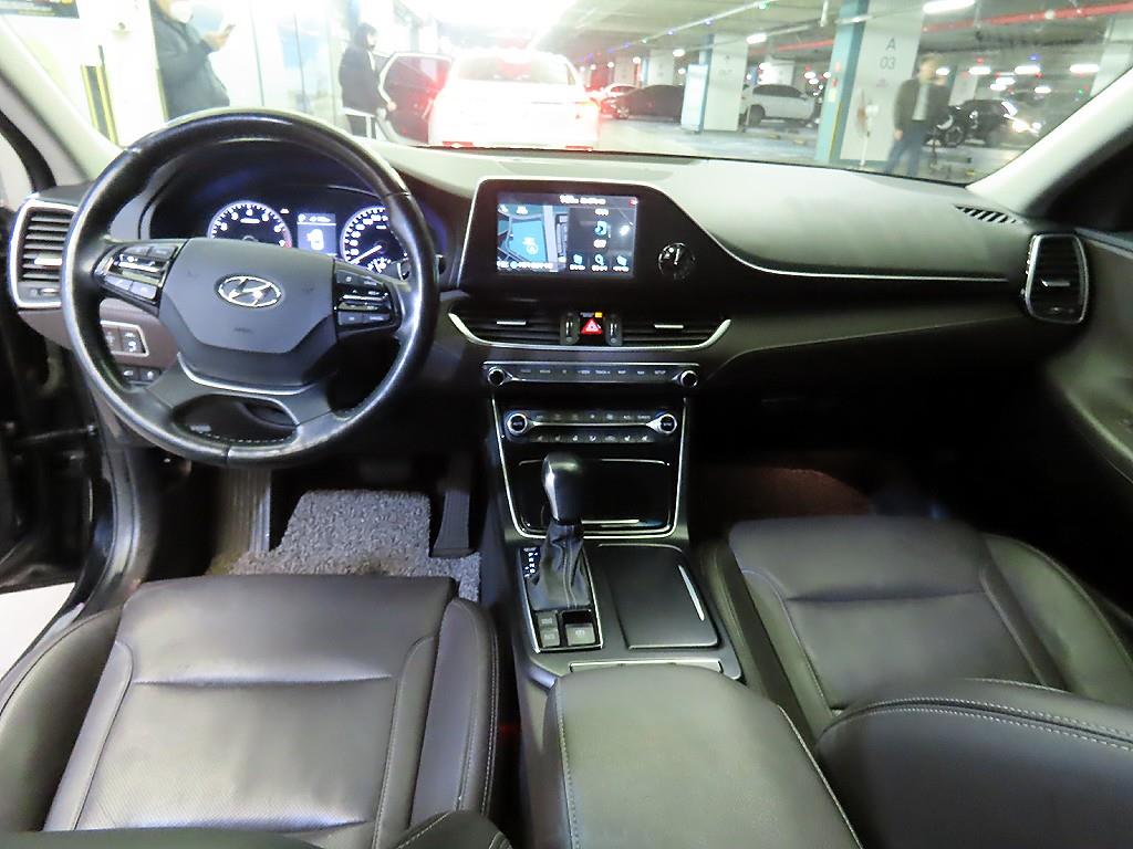 HYUNDAI Grandeur - Vista 10