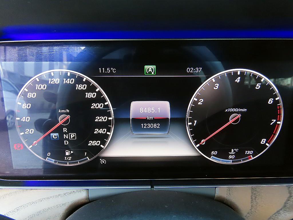 Mercedes Benz E class - Vista 9