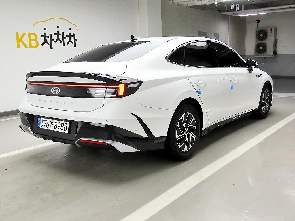 HYUNDAI Sonata - Vista 4