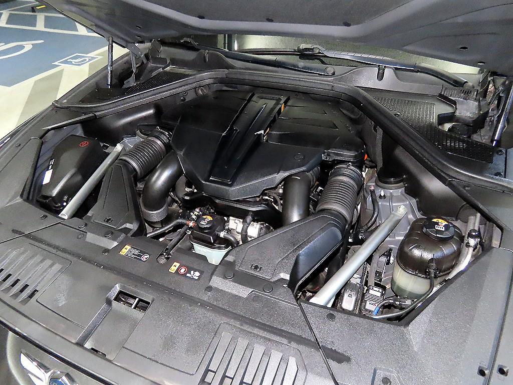 Genesis GV80 - Vista 7