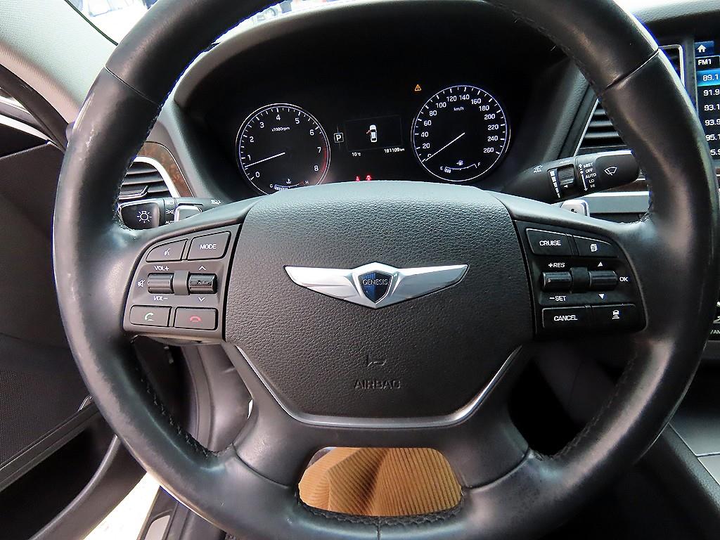 HYUNDAI Genesis - Vista 8