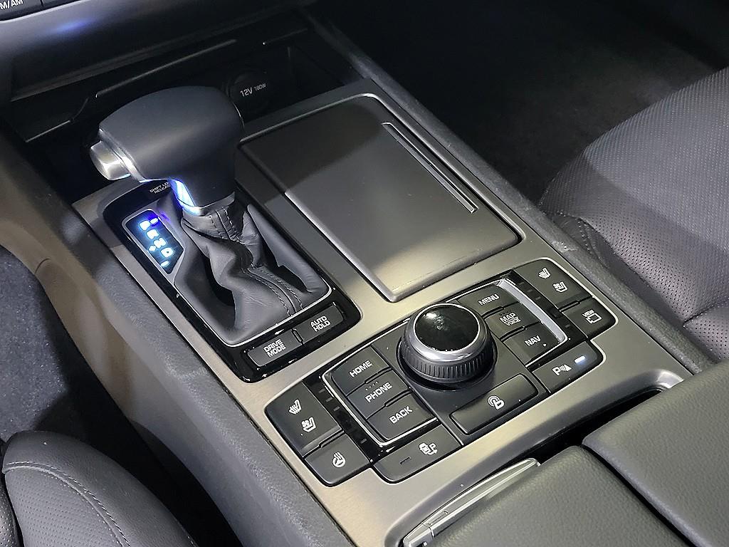 HYUNDAI Genesis - Vista 12