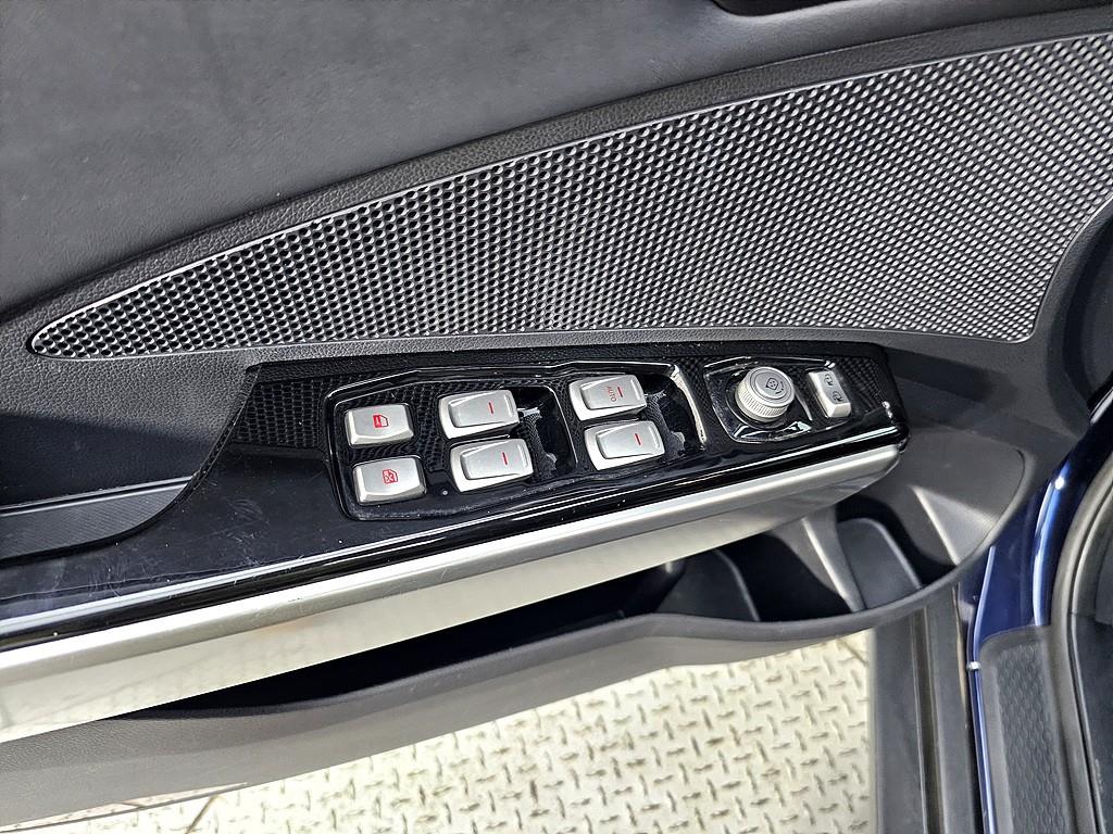 Ssangyong Tivoli - Vista 12