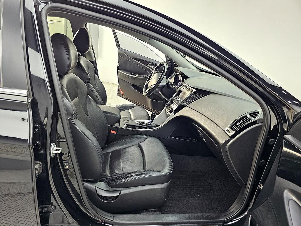 HYUNDAI Sonata - Vista 11