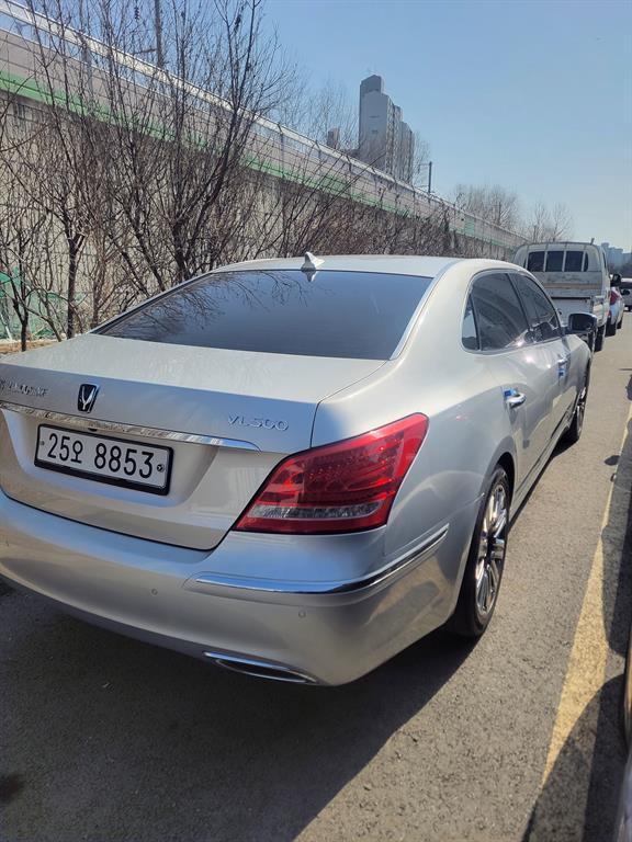 HYUNDAI Equus - Vista 4