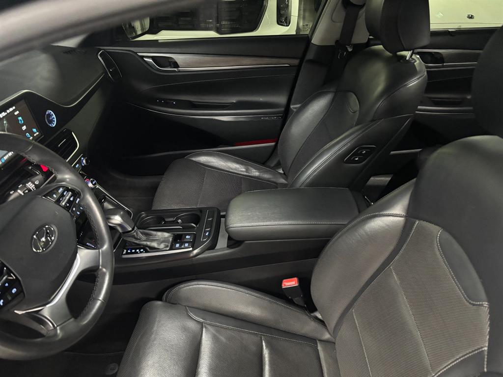 HYUNDAI Grandeur - Vista 12