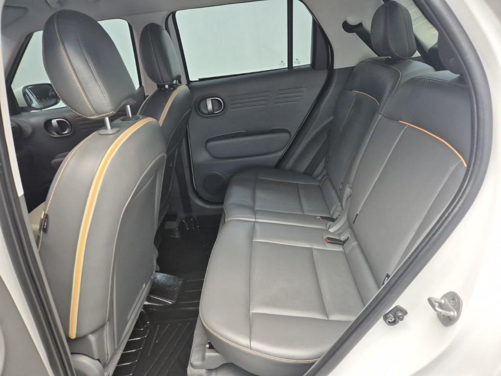 HYUNDAI Casper - Vista 10