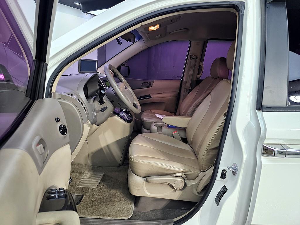 KIA Carnival - Vista 8