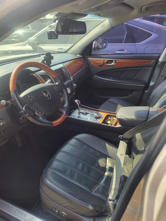 HYUNDAI Equus - Vista 5