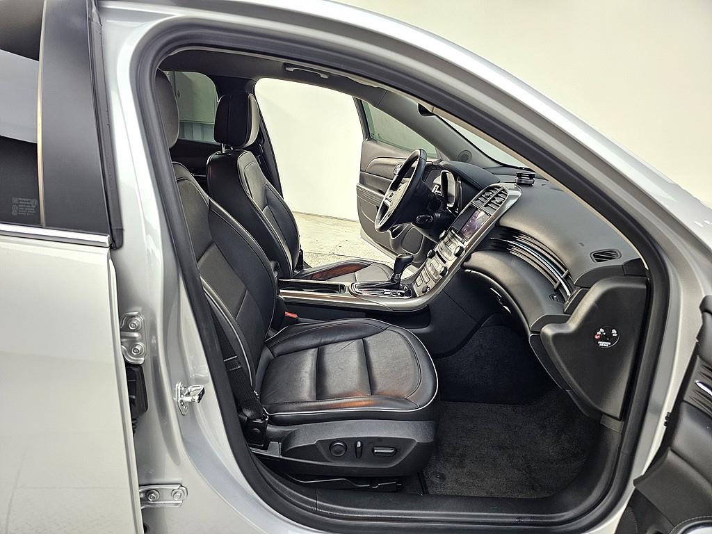 Chevrolet Malibu - Vista 11