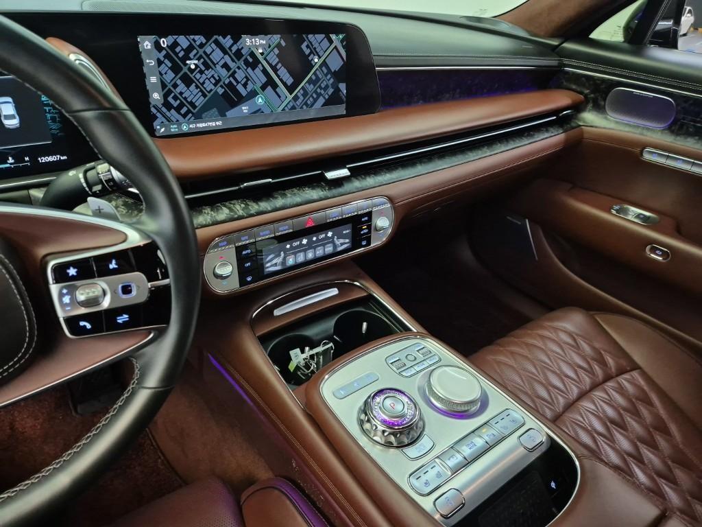 Genesis G90 - Vista 10