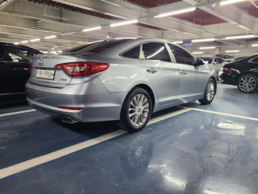 HYUNDAI Sonata - Vista 4