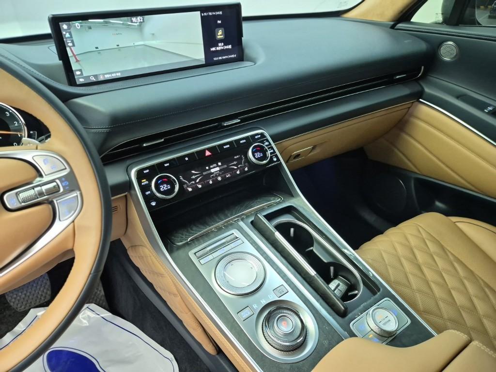 Genesis GV80 - Vista 10