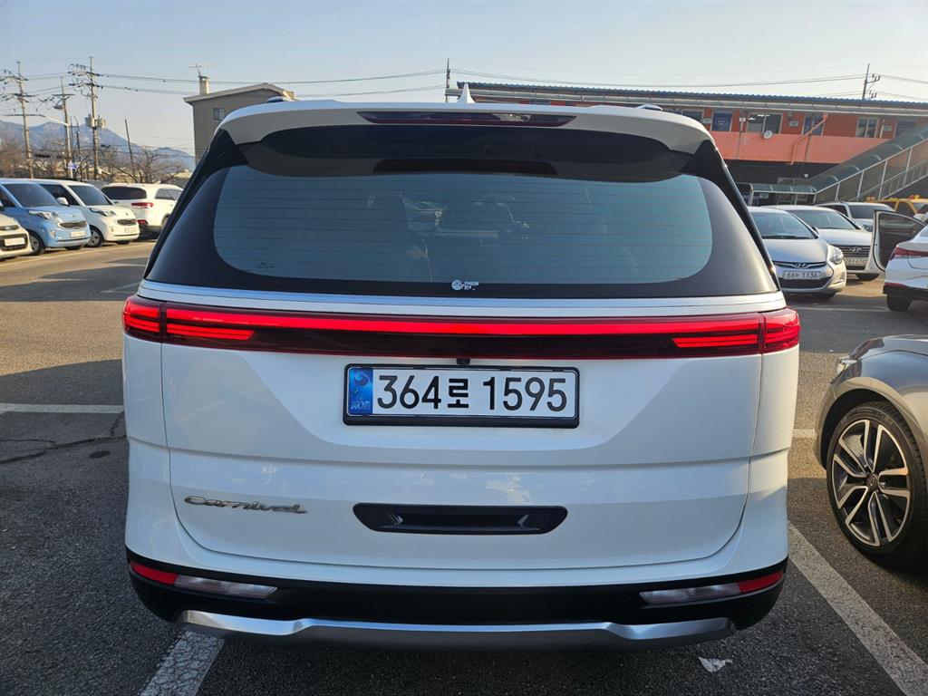 KIA Carnival - Vista 4