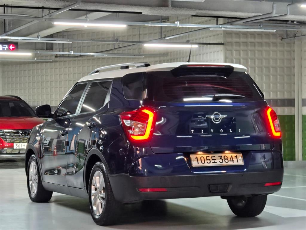Ssangyong Tivoli - Vista 4
