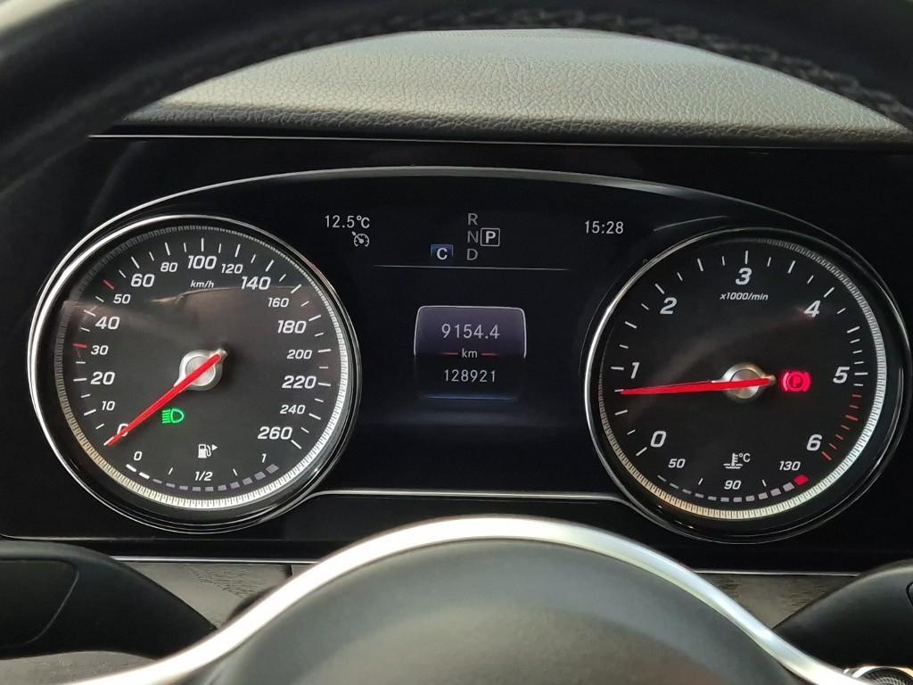 Mercedes Benz E class - Vista 7