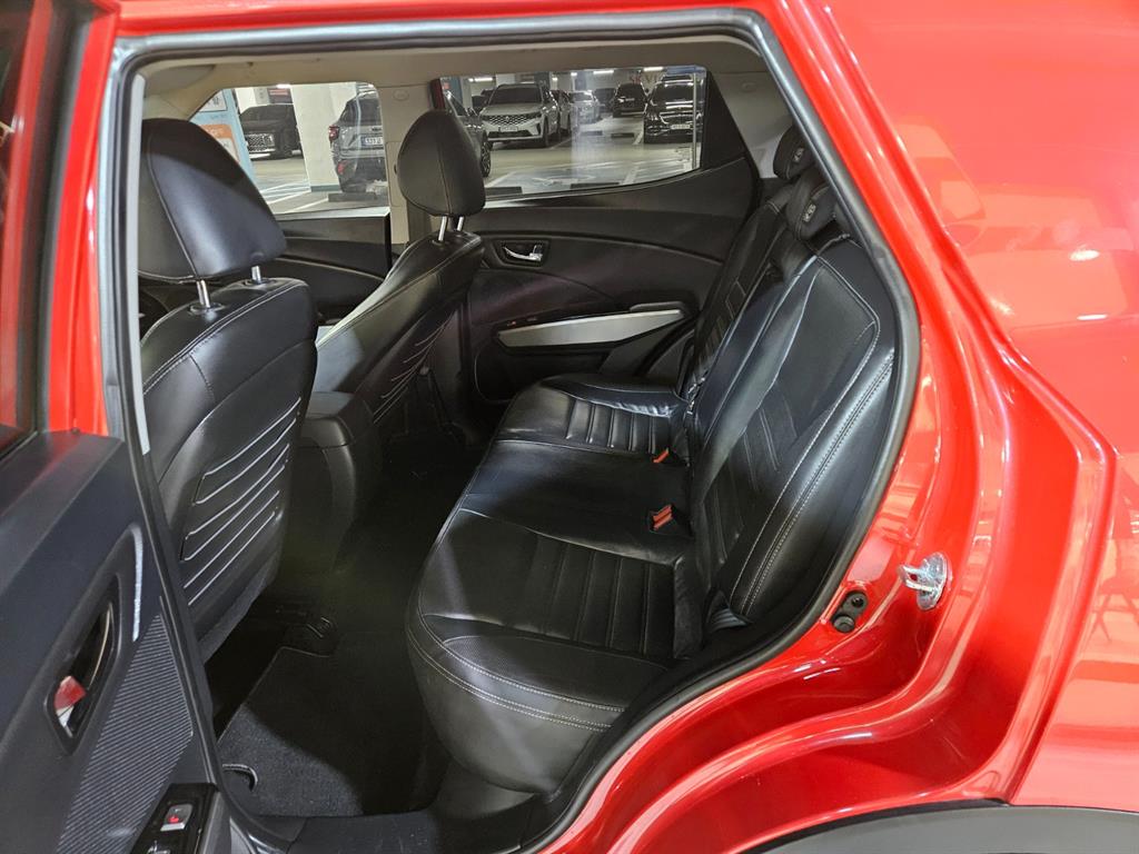 Ssangyong Tivoli - Vista 5